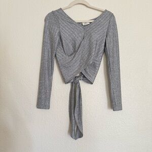 Forever 21 Cropped Long Sleeve With Tie Back Women’s M Silver